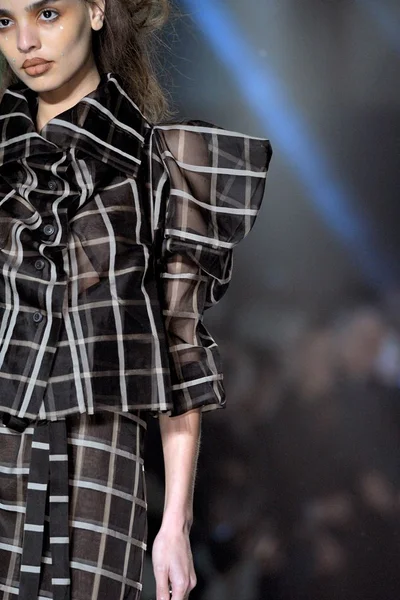 Look 53